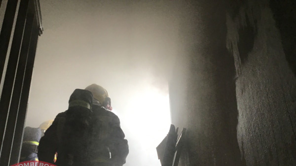 La intervención de los bomberos del Levante ha impedido que el fuego tuviera peores consecuencias,