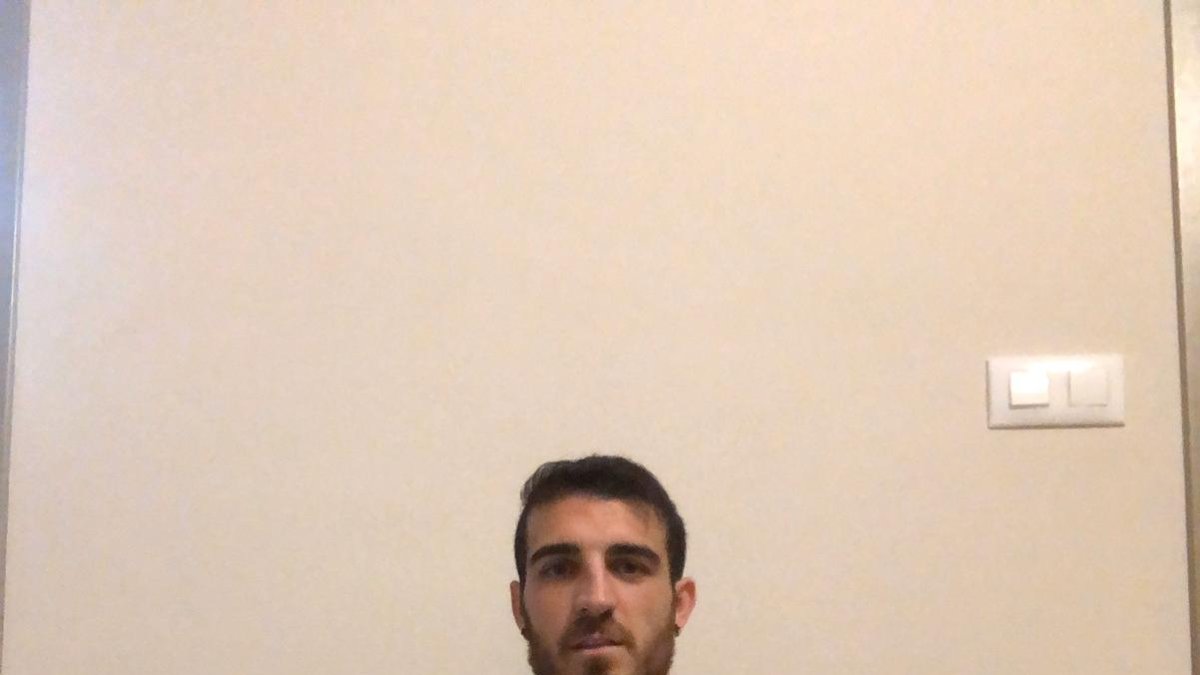 Foto que ha mandado Fran Vélez desde Grecia: entrenando en casa.