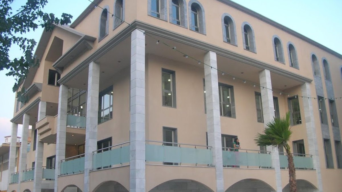 Fachada del Ayuntamiento de Macael.