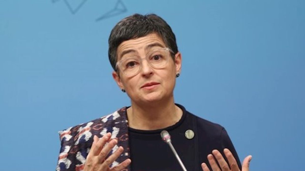 La ministra dice que los respiradores llegarán en breve.