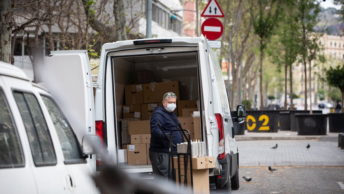 Los profesionales del transporte ya han recibido sus mascarillas.