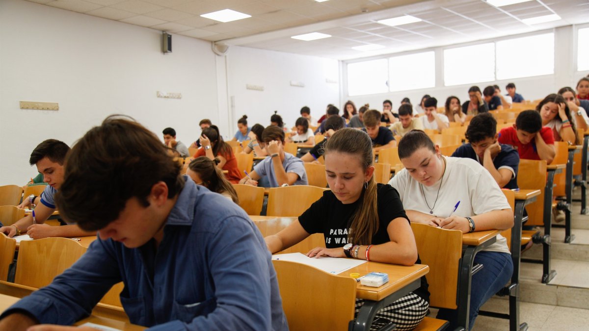Los estudiantes aún no saben qué pasará con este curso.