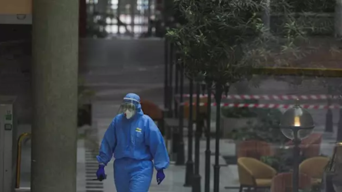 Apenas diez personas han ingresado en la UCI durante la última jornada.