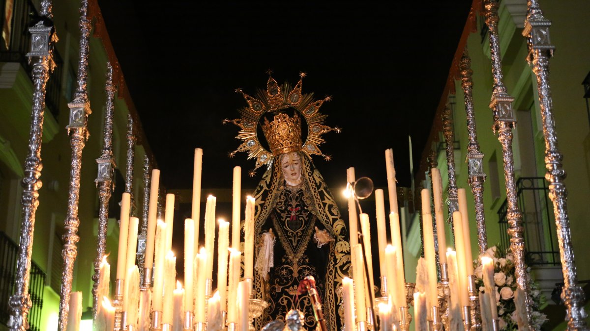 La Santísima Virgen de las Angustias, Patrona de Vera y una de las imágenes provinciales más antigua de la provincia, data de 1680.