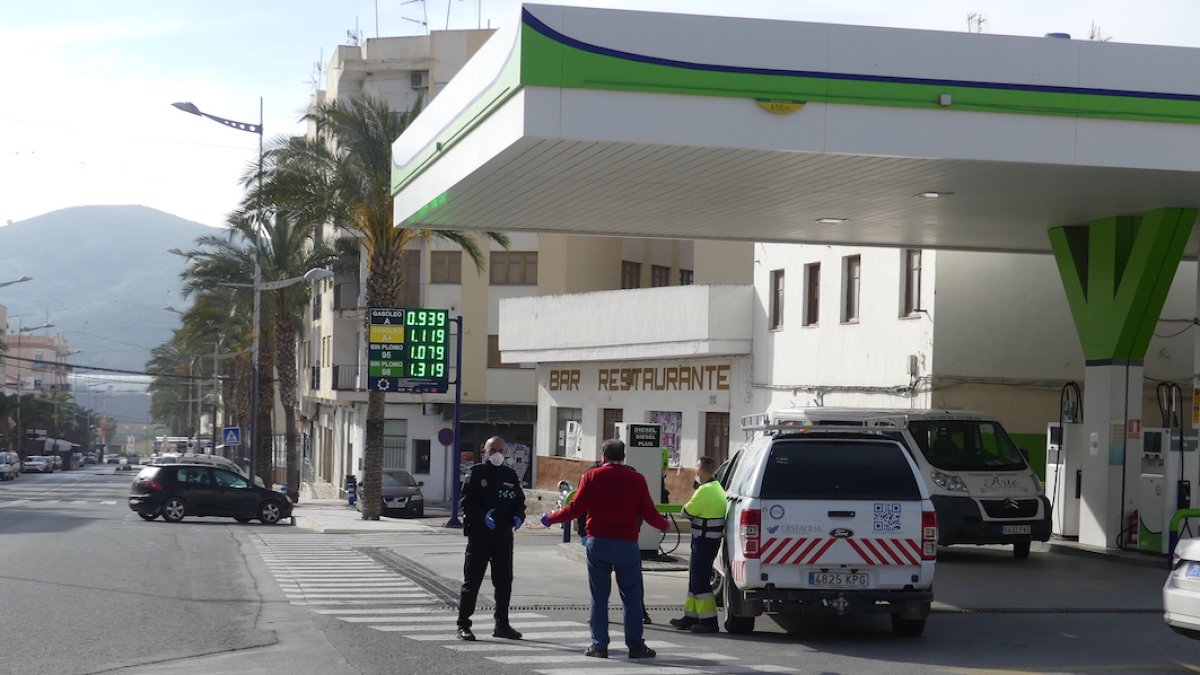 Agentes de la Policía Local en Olula del Río.
