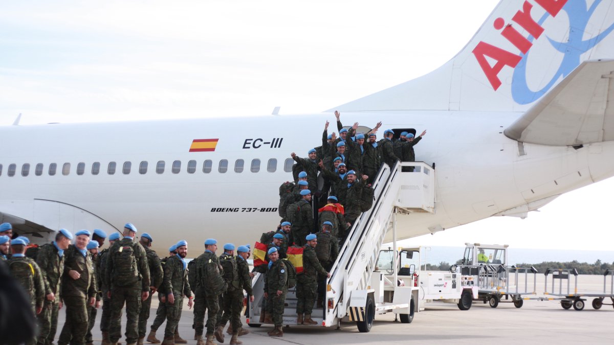 Salida de la segunda rotación de legionarios en noviembre en el Aeropuerto de Almería
