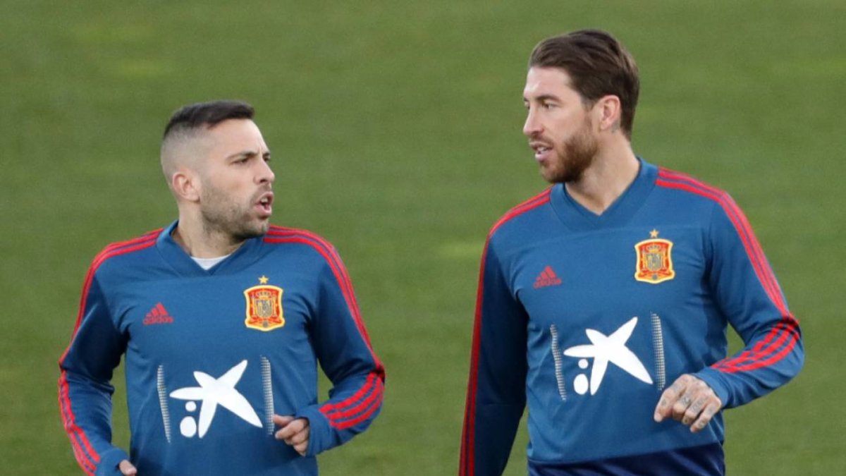 Jordi Alba y Sergio Ramos en un entrenamiento con la Selección.