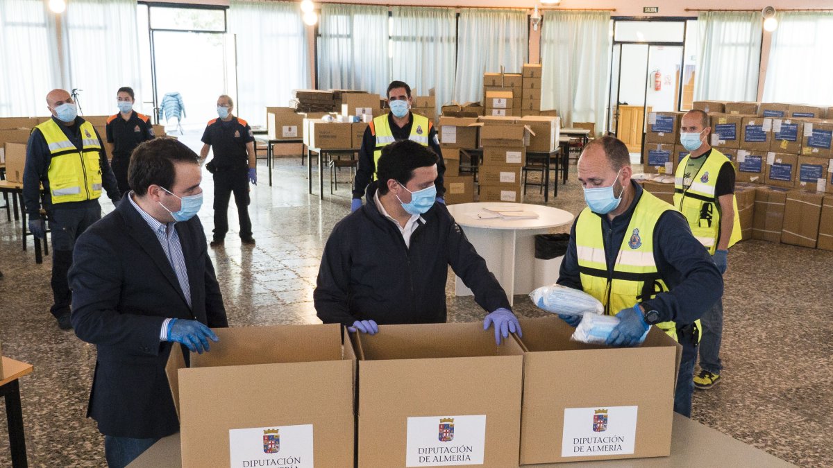 Recepción de las mascarillas por parte de la Diputación.