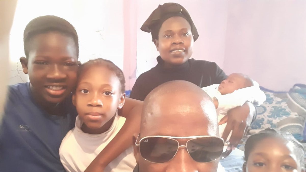 La familia Touré-Dourcure, en su casa de la barriada nijareña de El Viso.