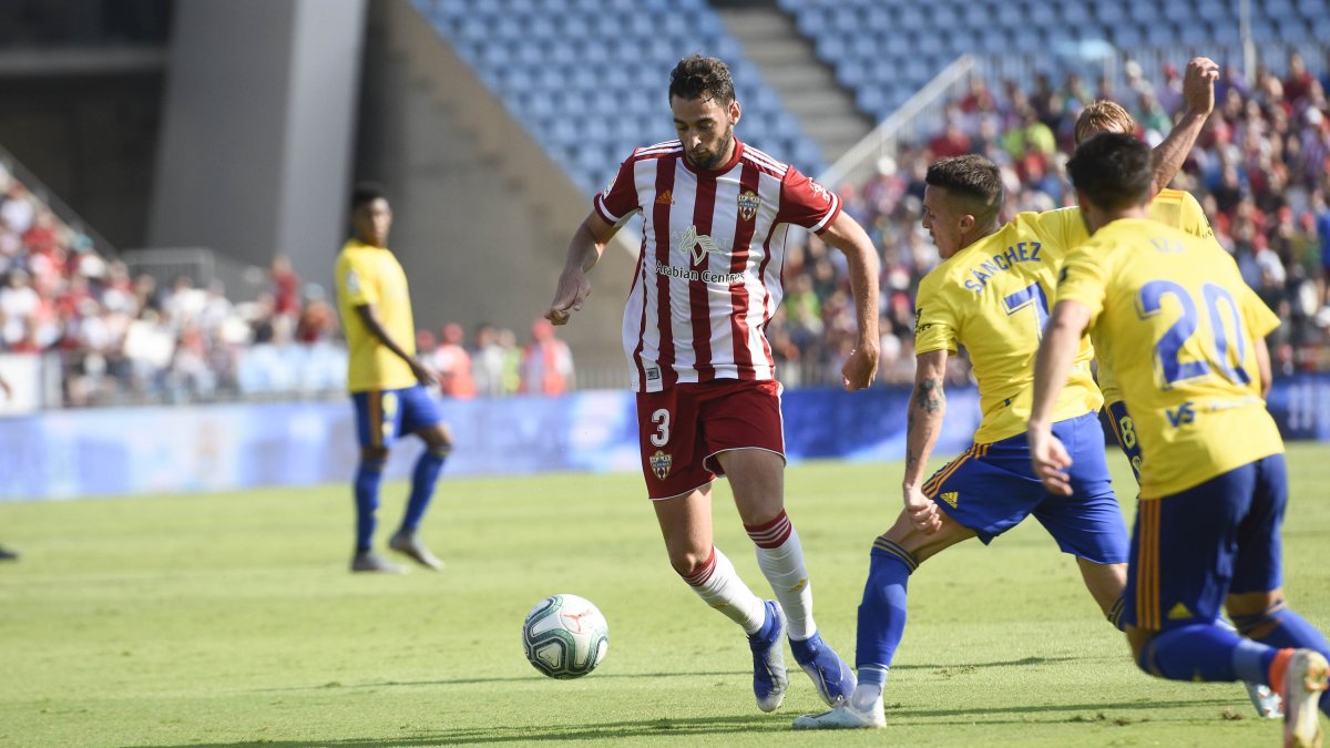 Iván Martos tiene buen cartel en la Segunda División de Inglaterra.