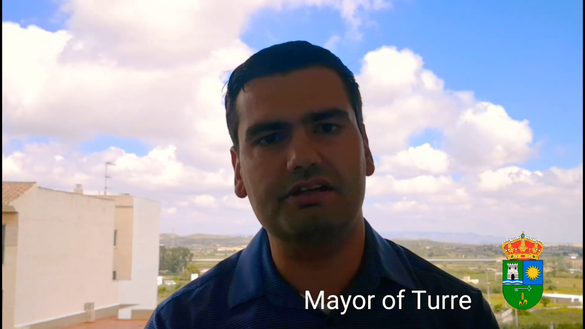 El alcalde ha subido también una replica del vídeo en inglés para los vecinos británicos.