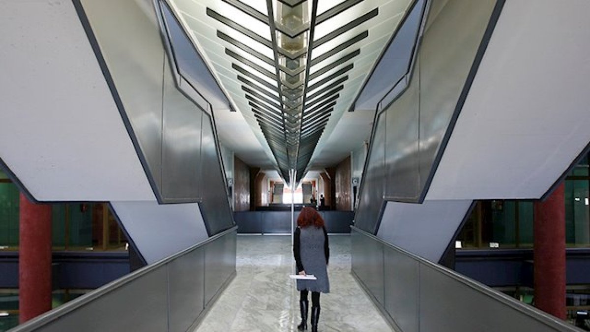 Junta y sindicatos abordan este lunes en mesa sectorial la reincorporación presencial de empleados públicos