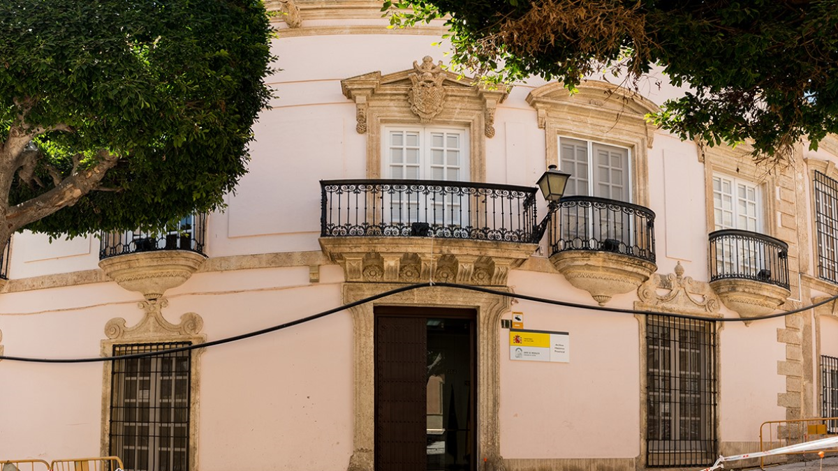 Fachada del Archivo Histórico Provincial por la Plaza Julio Alfredo Egea (Foto: Pako Manzano).