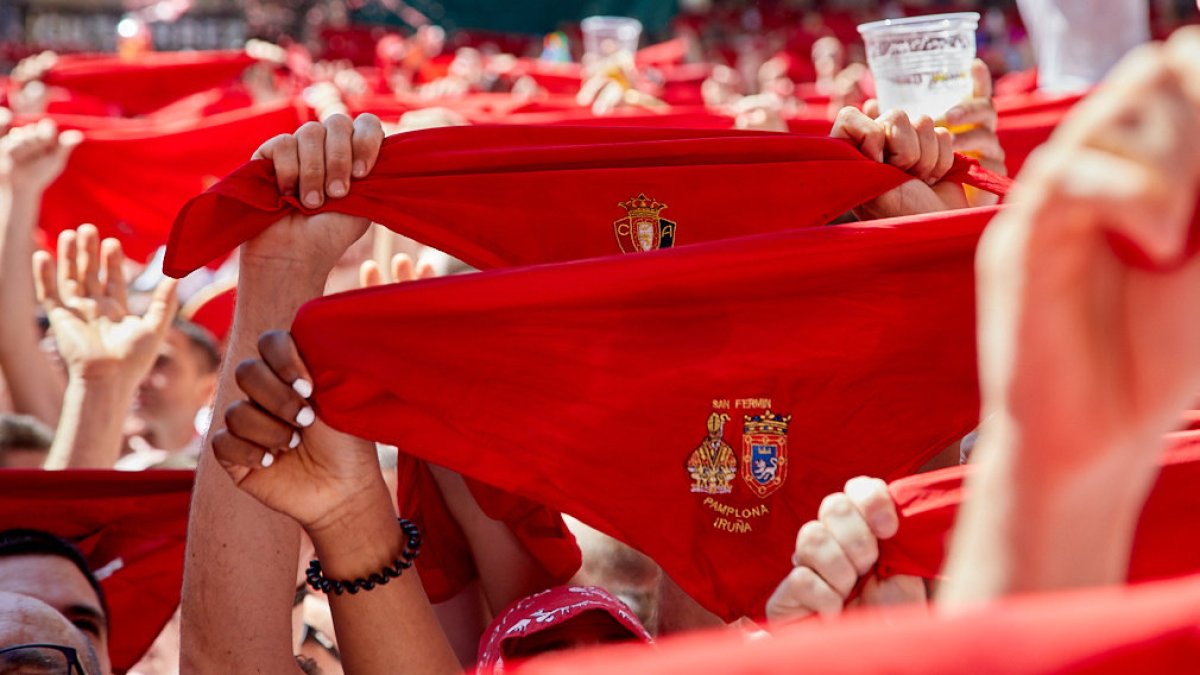 El evento, que acoge a miles de personas, no cumple con las garantías de distanciamiento social.