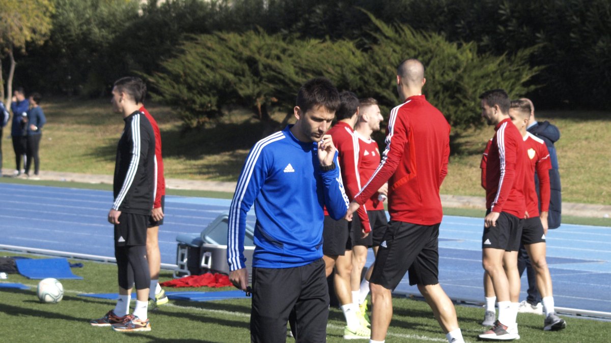 Javi Agenjo en un entrenamiento en el campo Anexo.