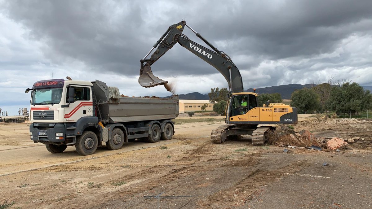 La pista de atletismo en la base de la Legión es el proyecto de mayor inversión.