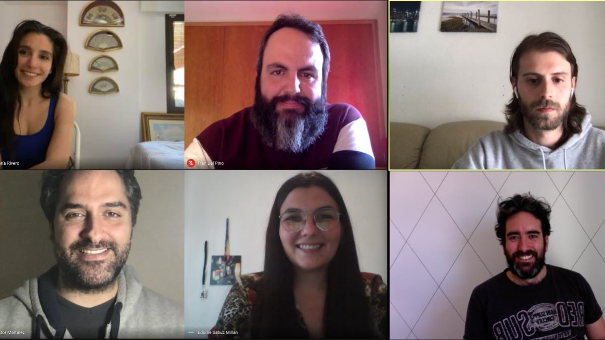 Jóvenes que han creado la app.