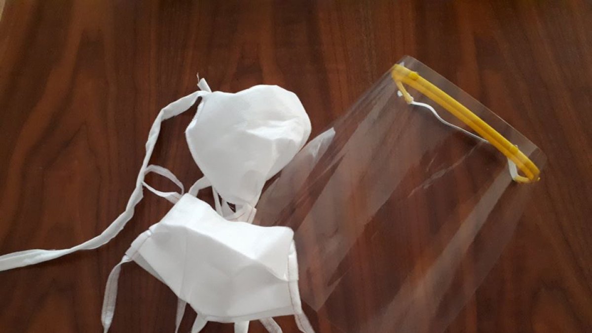 Mascarillas y pantallas donadas por los Estudiantes.