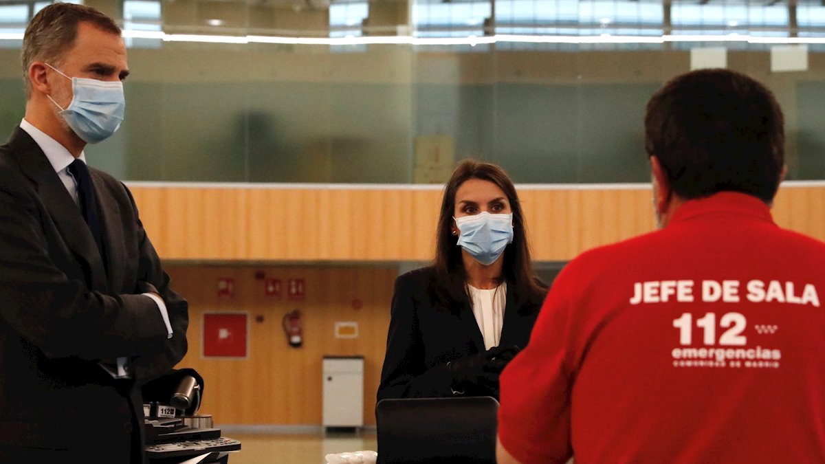 Los Reyes agradecen la labor del 112 Emergencias en la crisis.