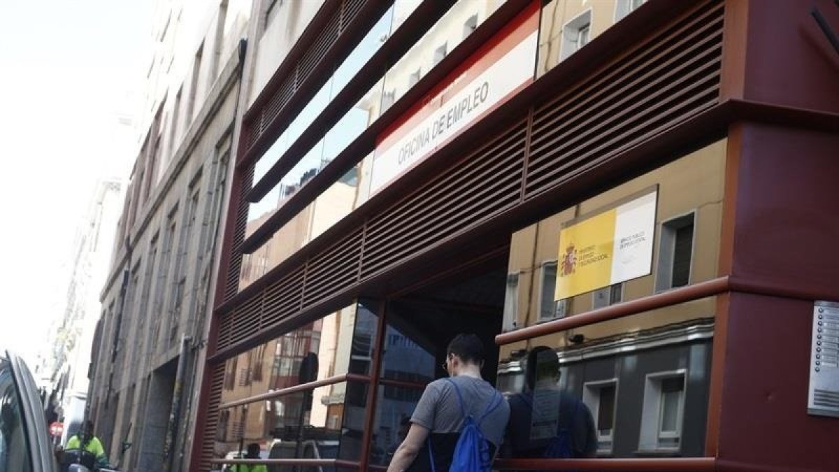 El paro aumenta de manera significativa debido a la pandemia.