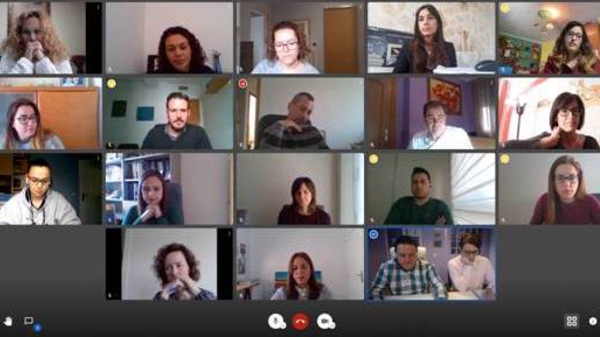 Formación presencial realizada mediante videoconferencia en el aula virtual.