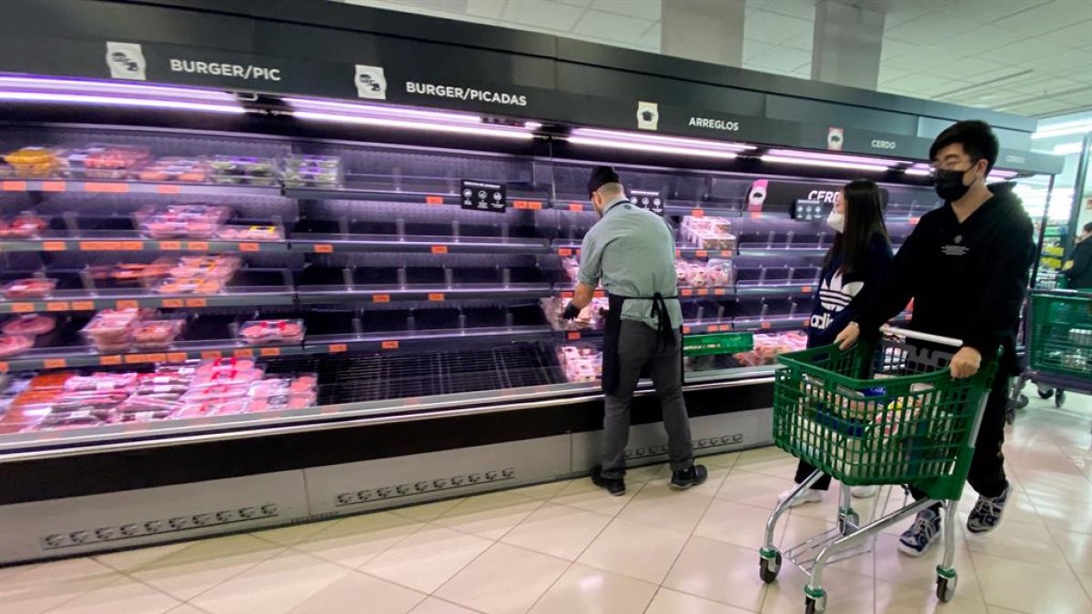 Mercadona reduce los días de trabajo de sus empleados.