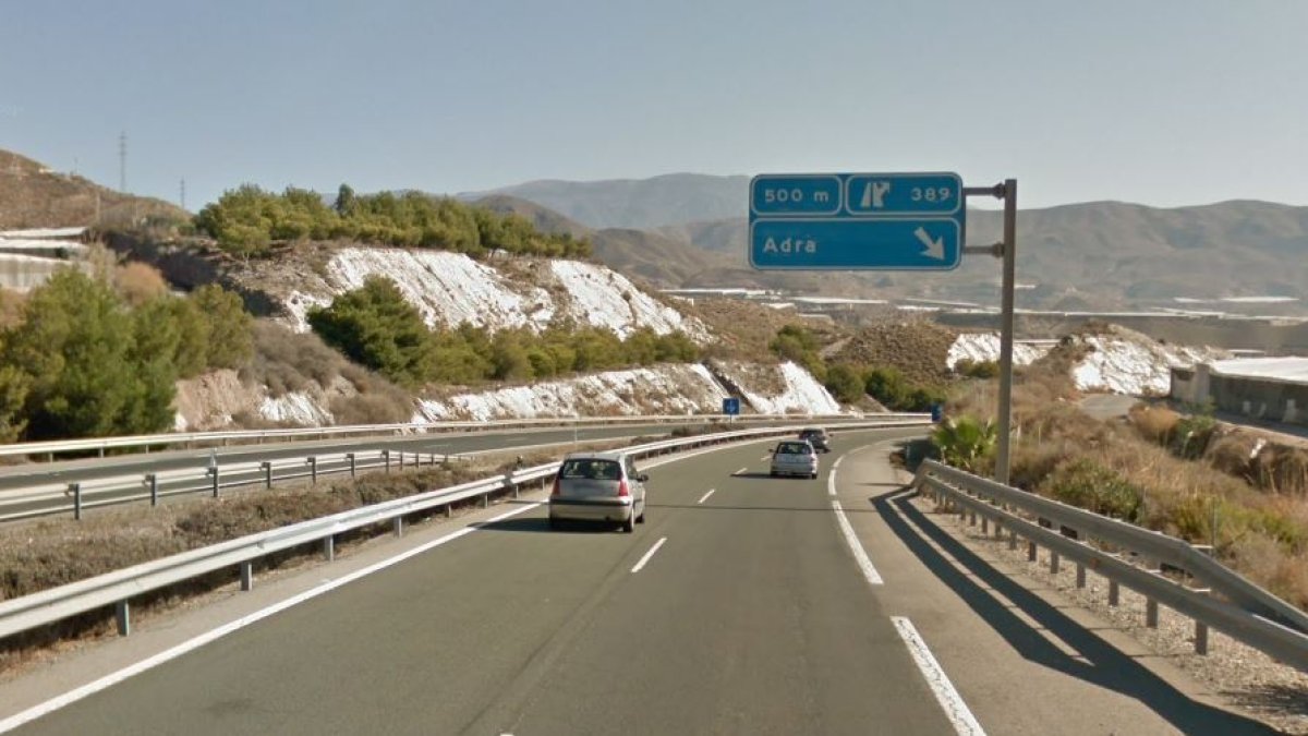 Captura de pantalla de Google Maps de la A-7 a su paso por Adra.