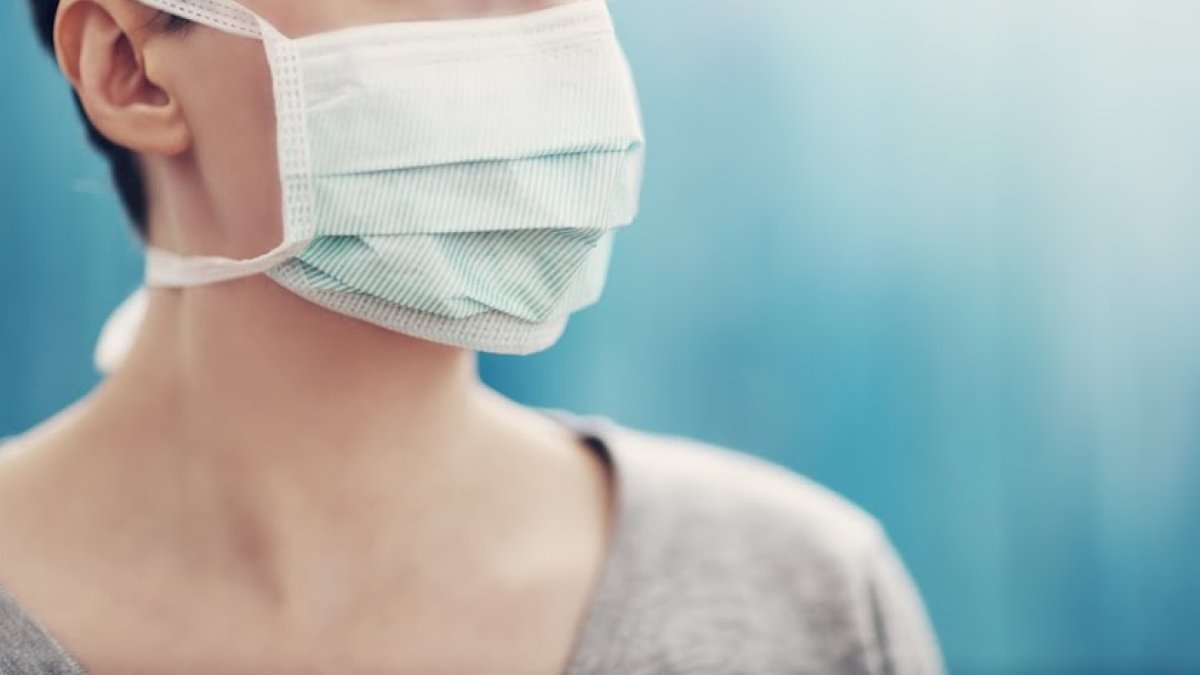 La DGT revela los escenarios en los que es obligatorio llevar mascarillas en el coche.