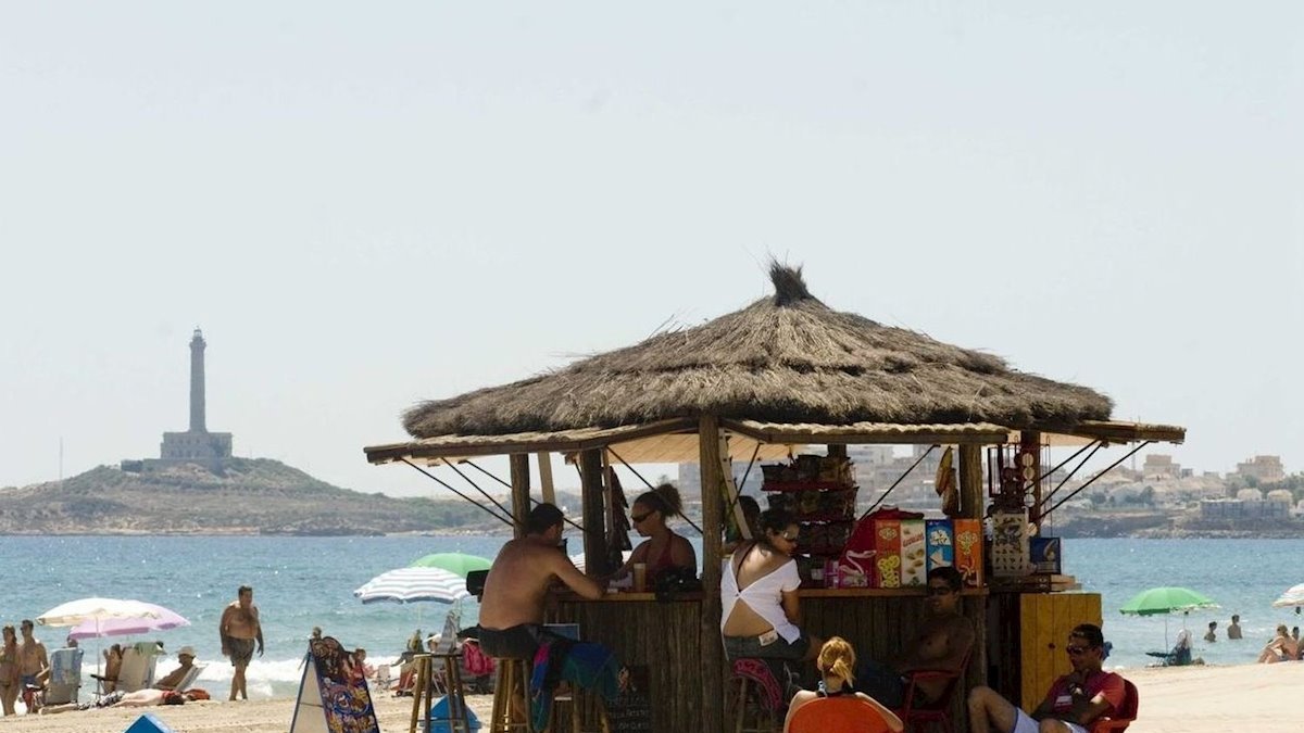 Andalucía pide abrir playas al baño el 25 de mayo