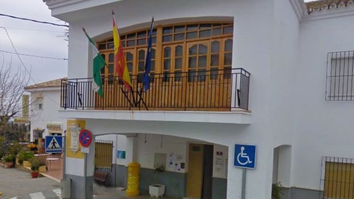 Fachada del Ayuntamiento de Taberno.