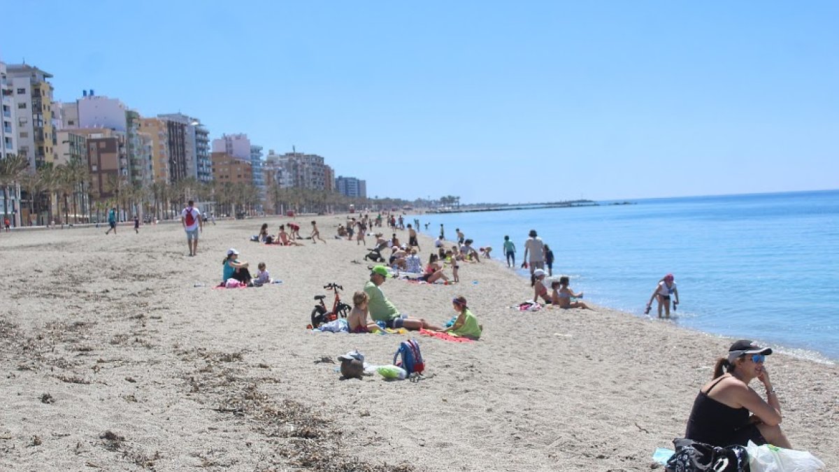 Playa de la capital en los primeros días de la desescalada