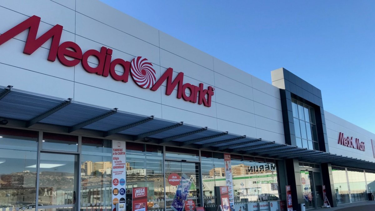 MediaMarkt abre hoy las puertas de sus tiendas para vender “productos esenciales“.