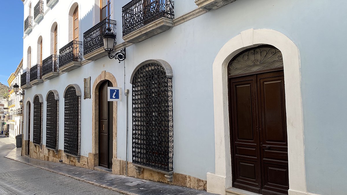 Fachada de la sala de estudio en el Molino del Perrillo.