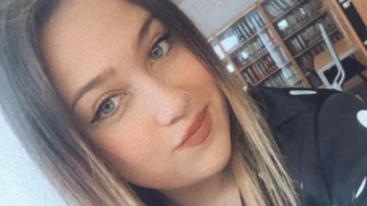 La roquetera África Fernández ha publicado su primera obra literaria.