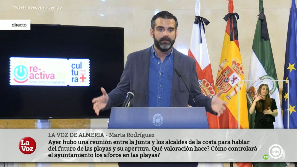 El alcalde de Almería, durante la rueda de prensa a través de Interalmería TV.
