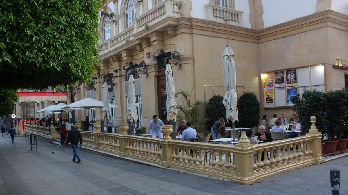 La terraza de Burana fue el primer pub almeriense en abrir en la noche almeriense.