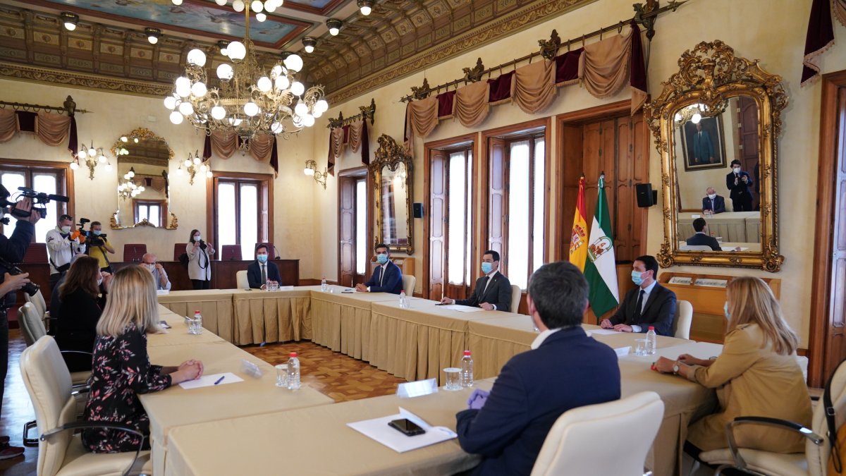 Un momento de la reunión celebrada este jueves.