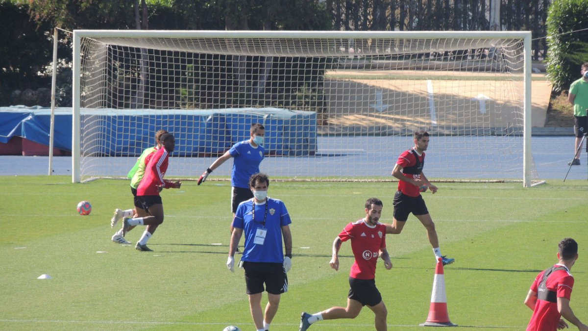 Entrenamiento este lunes en el campo Anexo.