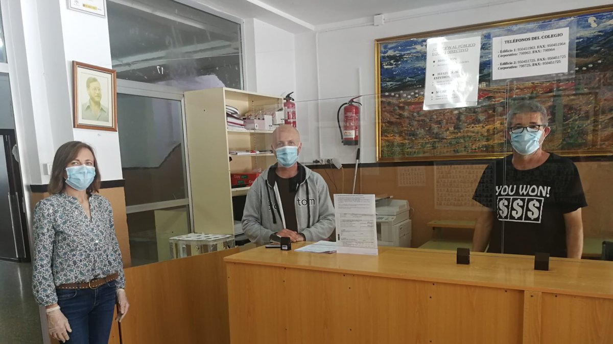 La alcaldesa comprueba la adaptacion de espacios y dotación de material en el CEIP Príncipe Felipe.