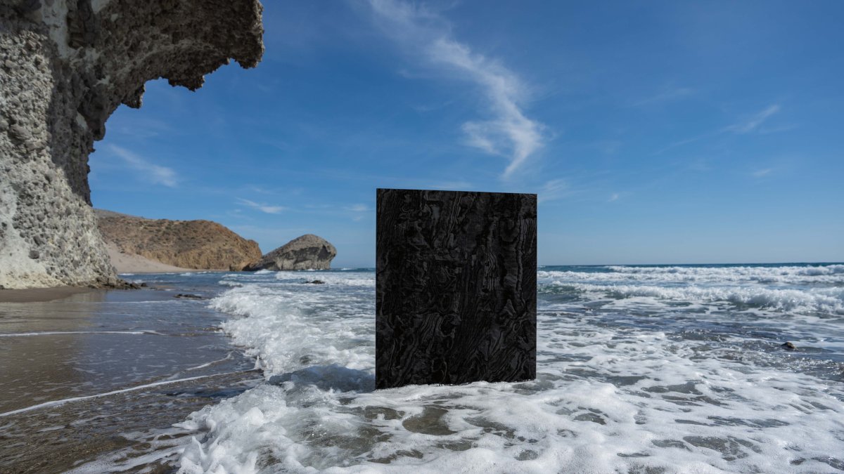 Dekton Liquid Ember.