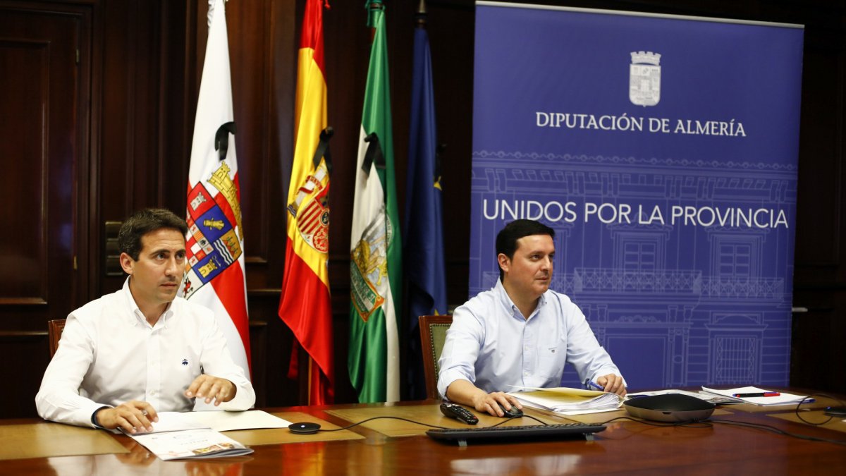 Óscar Liria y Javier A. García en la Junta de Gobierno.