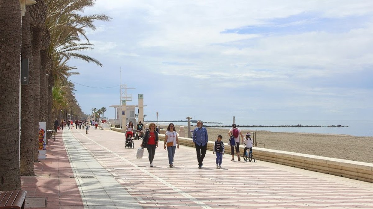 Almería recupera poco a poco su actividad.