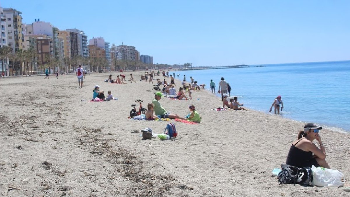 Las playas de Almería han comenzado su particular desescalada.