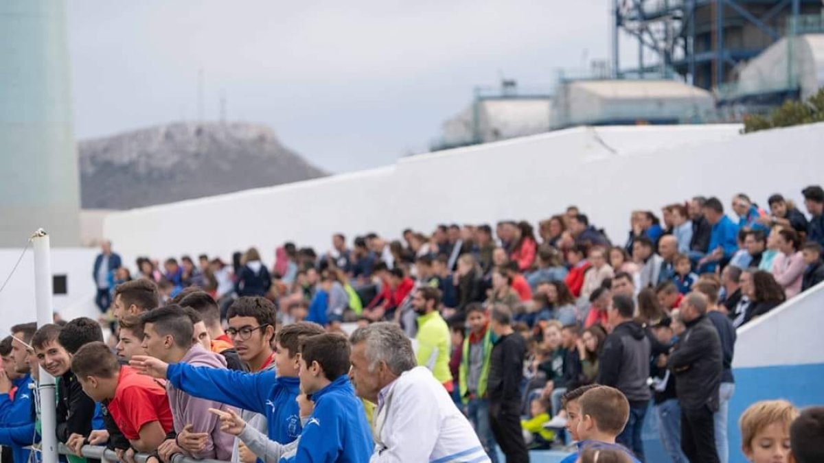 La afición del Carboneras espera ver también al equipo femenino.