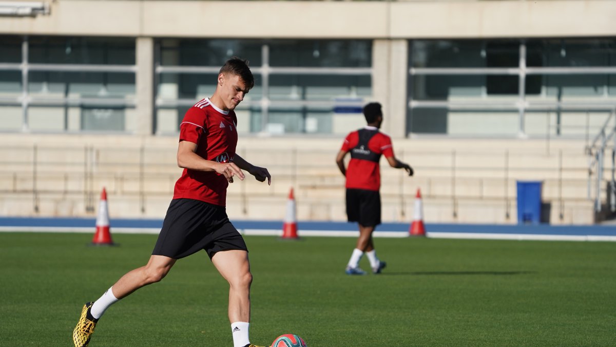 Nikola Maras entrenando en el Anexo.