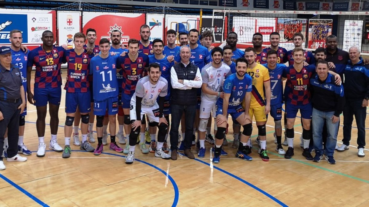 El equipo con Javier Deleyto Alcalá director del Centro de Experiencias Michelin.