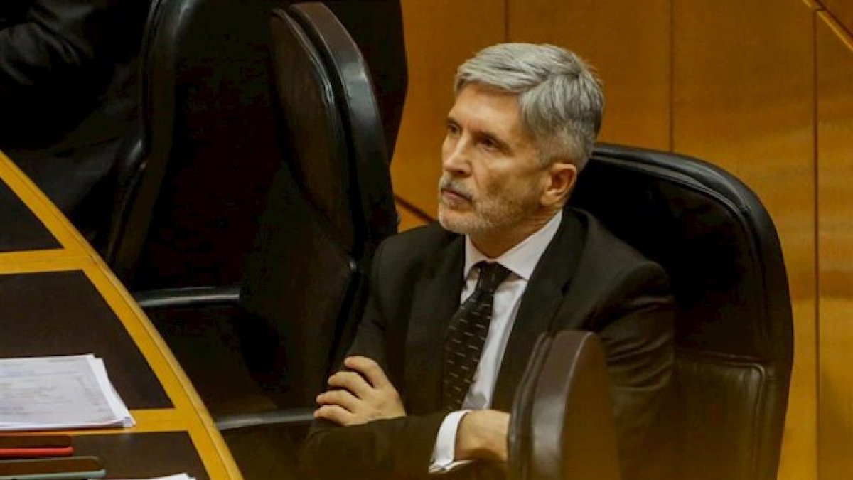 El ministro de Interior, en el punto de mira.