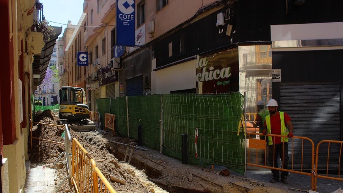 Obras en marcha en la calle Padre Luque