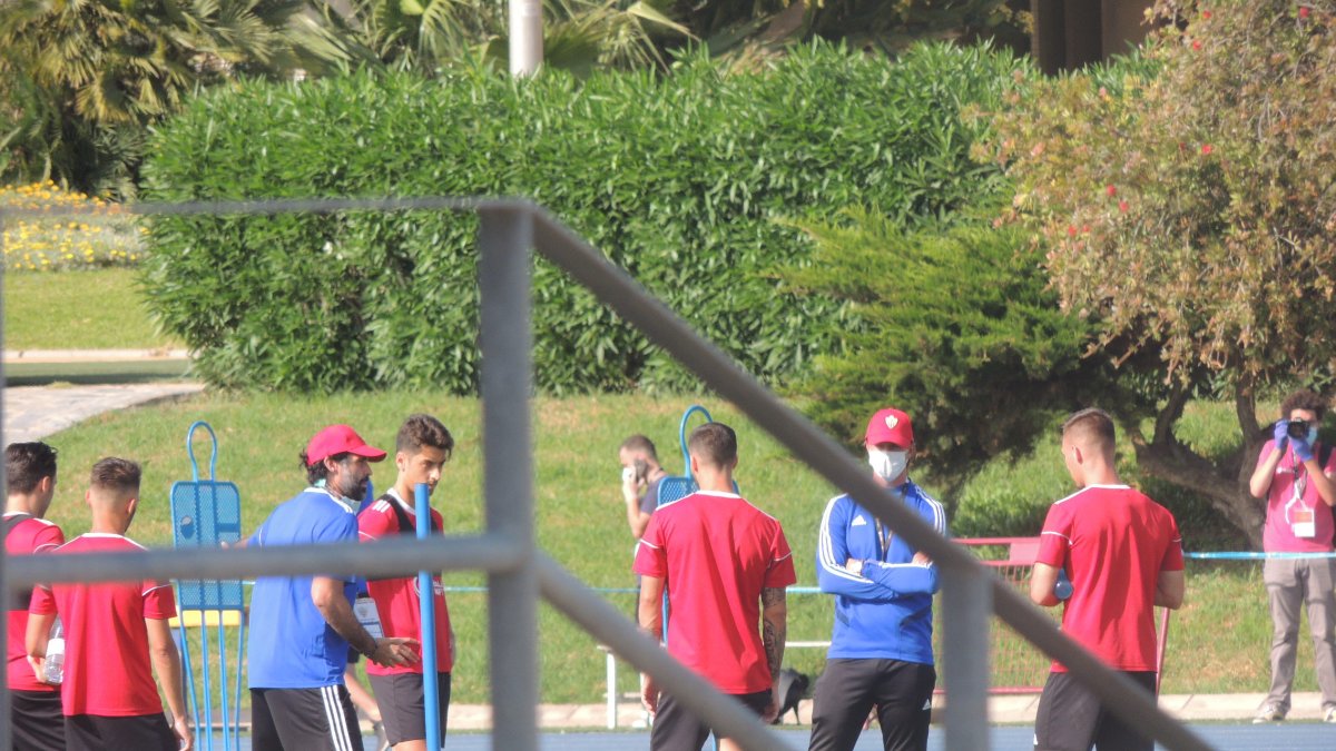 Charla pensando en la Liga.