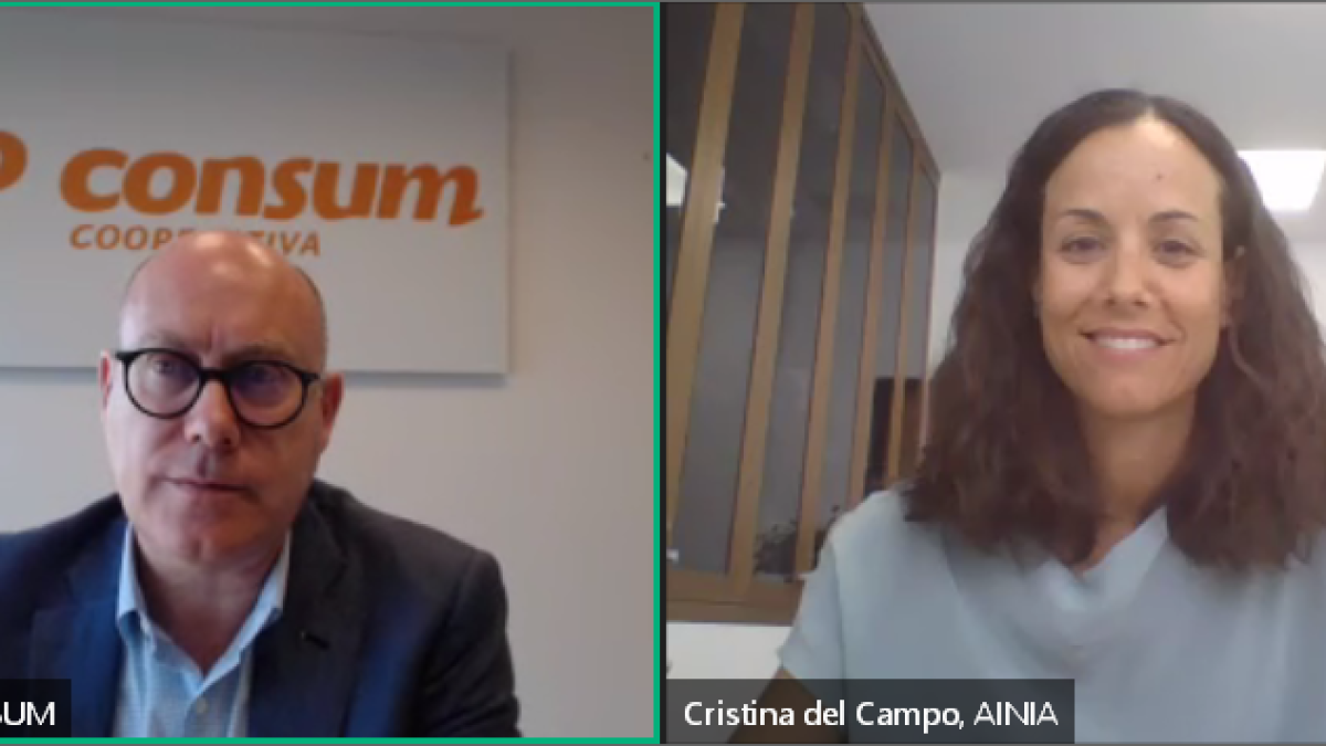 Participantes en la conferencia.